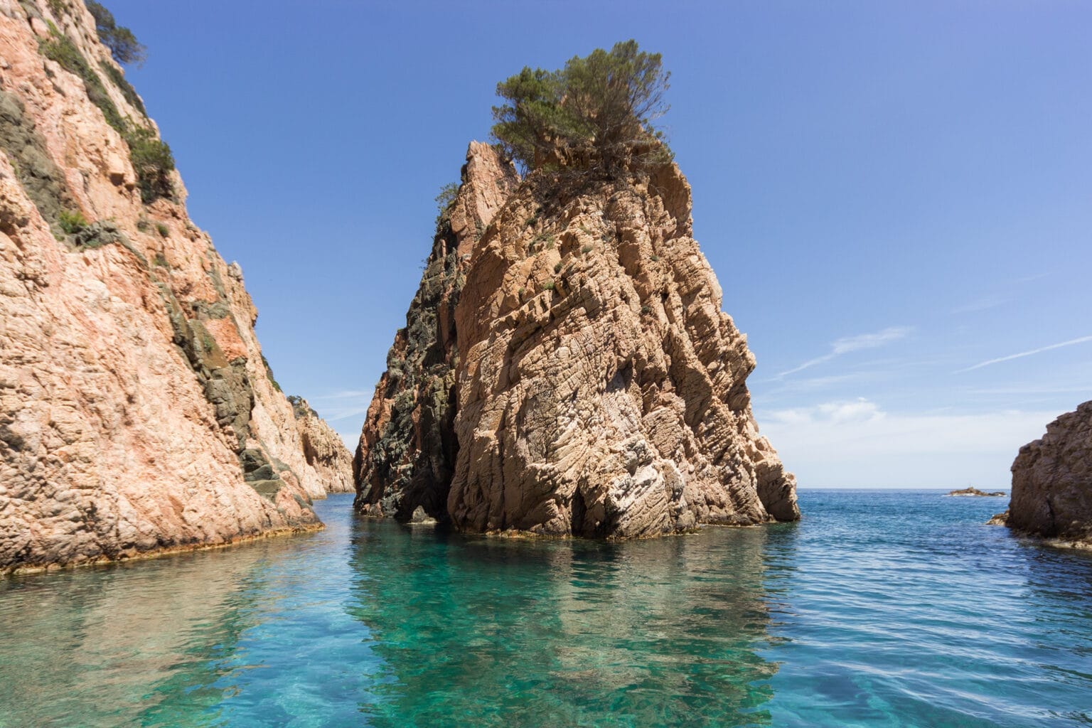 Cala Marquesa a Begur - Costa Brava, vista des d’una embarcació